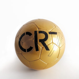 Bola de Futebol Dourada